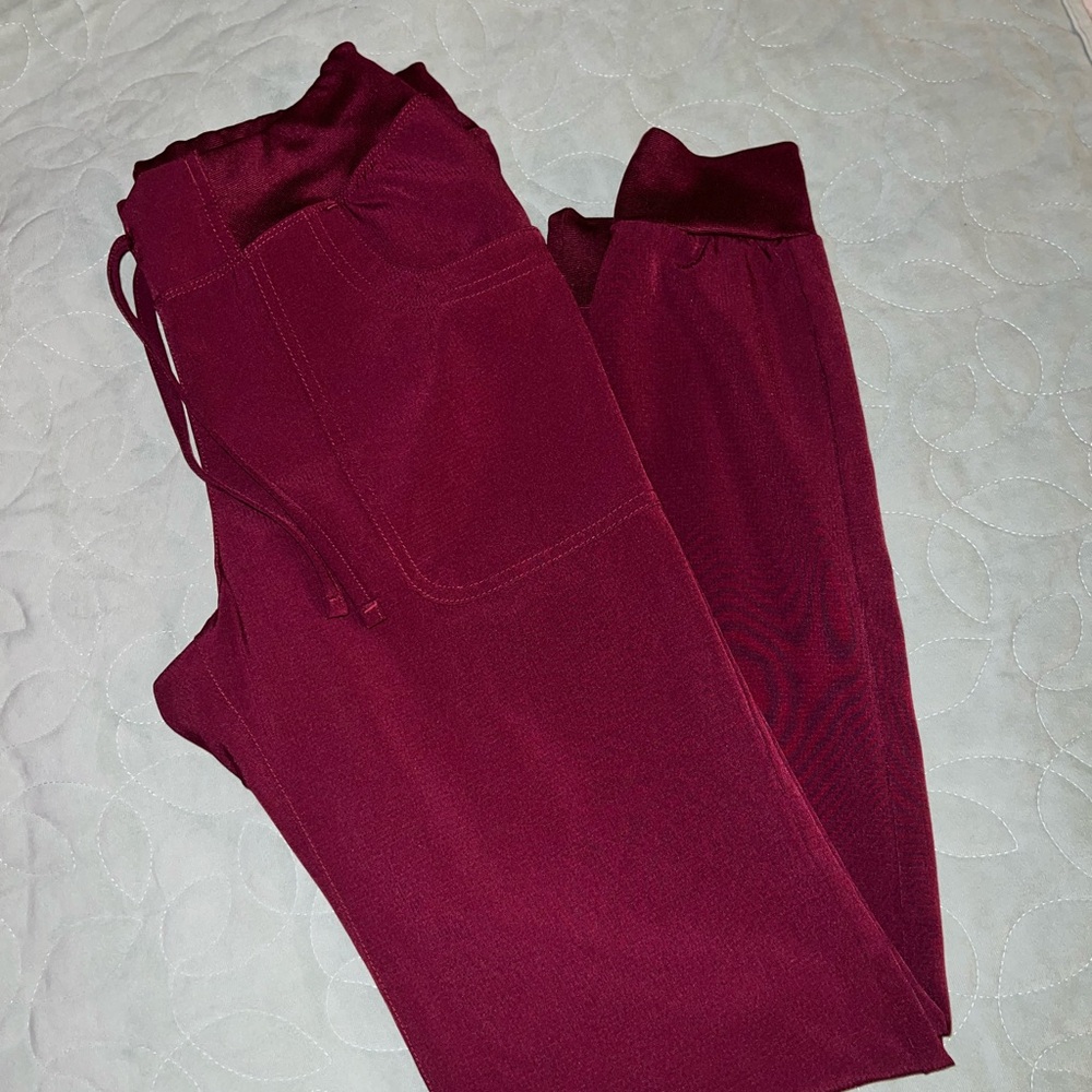Heart soul scrub jogger